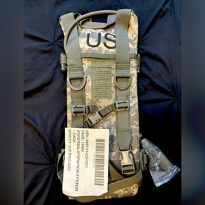 US ARMY ISSUE MULTICAM OCP MOLLE HYDRATION SYSTEM CARRIER W/BLADDER 3L/100oz